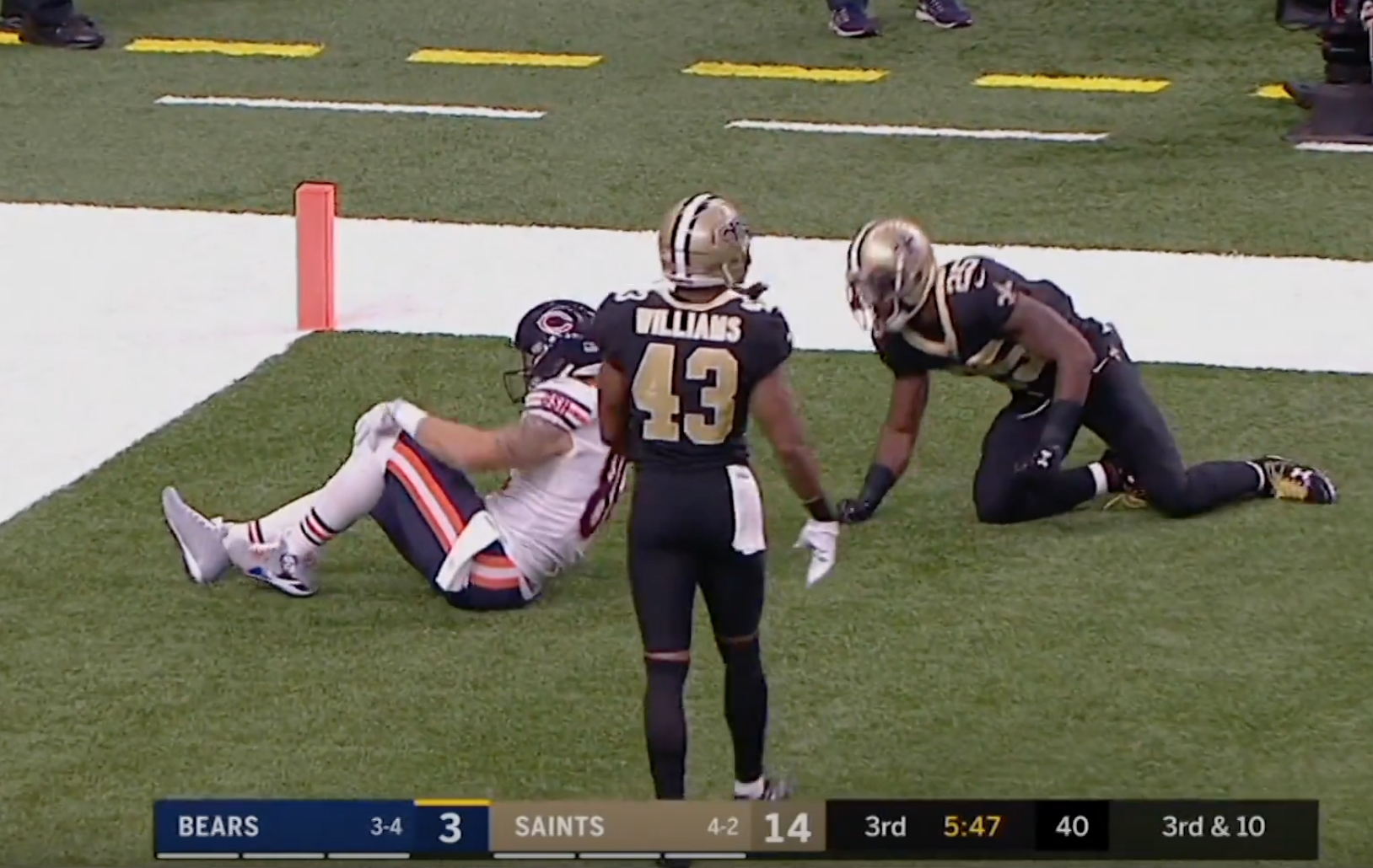 Zach Miller catches touchdown, suffers gruesome injury, has his