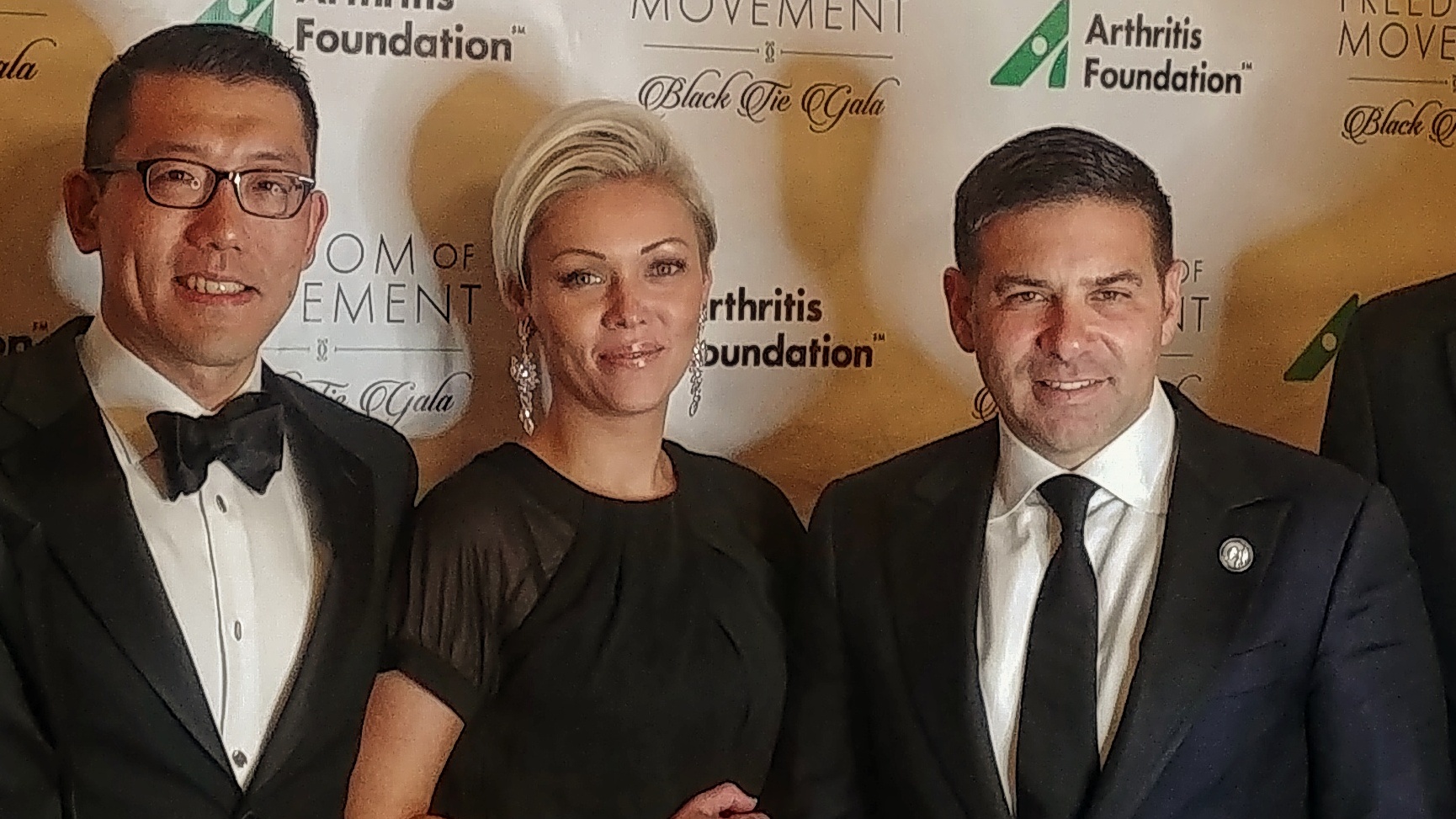 Dr. Craig Della Valle receives award from Arthritis Foundation